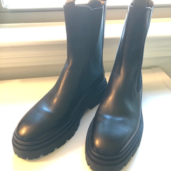 NWT Zara Black Flat Leather Lug Ankle Boots. Size 7.5. - Picture 10 of 10
